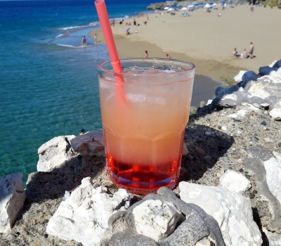We make cocktail on the shore. The Caribbean are glad!